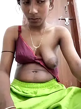 Snapshot of Sexy_Boudi650 chatting on February 24, 5:22 pm Sexy Boudi650 online show from February 24, 5:22 pm