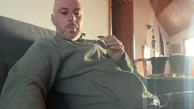 Snapshot of marcovik1 chatting on February 21, 7:42 am marcovik1 online show from February 21, 7:42 am