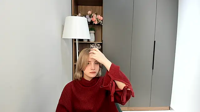 Snapshot of KirstinMcgeady chatting on February 16, 7:59 am KirstinMcgeady online show from February 16, 7:59 am