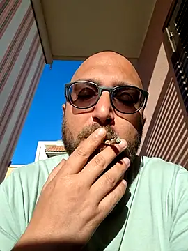 Snapshot of cetriolino chatting on April 21, 5:36 am cetriolino online show from April 21, 5:36 am