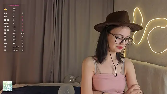 Snapshot of BeatrisRosel chatting on February 22, 6:06 pm BeatrisRosel online show from February 22, 6:06 pm