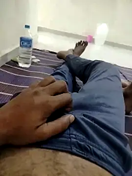 Snapshot of soni8850 chatting on March 2, 6:37 pm soni8850 online show from March 2, 6:37 pm