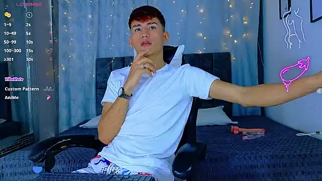 NicolasTorrez online show from April 4, 9:56 pm