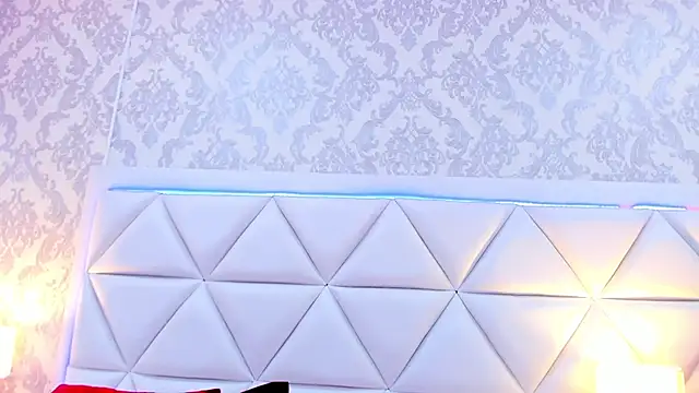 HollyOlson online show from April 21, 7:39 pm