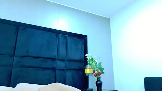Snapshot of HollyOlson chatting on June 10, 7:35 pm HollyOlson online show from June 10, 7:35 pm
