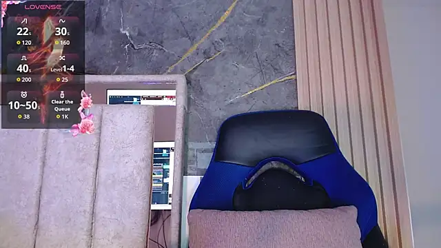 Snapshot of Hazumi_Tsu chatting on May 1, 11:09 pm Hazumi Tsu online show from May 1, 11:09 pm