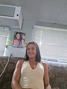 Snapshot of Lovemekd chatting on August 2, 9:24 pm Lovemekd online show from August 2, 9:24 pm