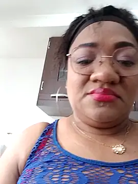 Snapshot of honey-suckle chatting on February 23, 2:36 pm honey-suckle online show from February 23, 2:36 pm