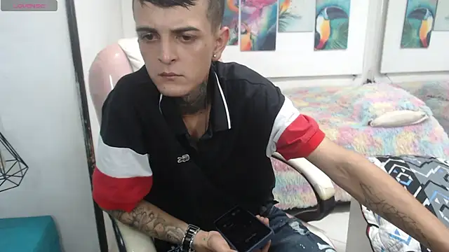Snapshot of benjamin_anthony chatting on April 28, 3:11 am benjamin anthony online show from April 28, 3:11 am