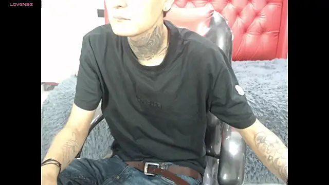 Snapshot of benjamin_anthony chatting on June 9, 6:47 am benjamin anthony online show from June 9, 6:47 am