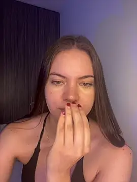 Snapshot of alyabelova chatting on May 8, 5:35 am alyabelova online show from May 8, 5:35 am