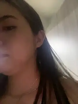 Snapshot of alyabelova chatting on May 29, 3:26 am alyabelova online show from May 29, 3:26 am