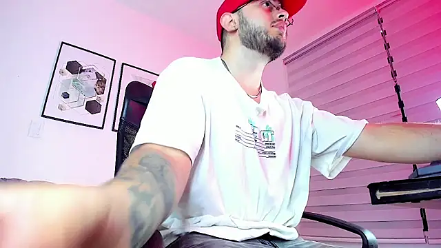 Snapshot of ethan_grace chatting on February 14, 12:13 pm ethan grace online show from February 14, 12:13 pm