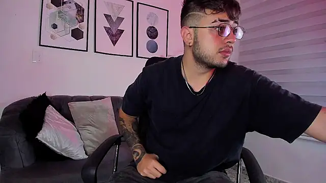 Snapshot of ethan_grace chatting on February 28, 12:17 pm ethan grace online show from February 28, 12:17 pm