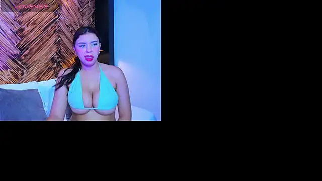 Snapshot of evelin_villan chatting on June 5, 12:22 pm evelin villan online show from June 5, 12:22 pm