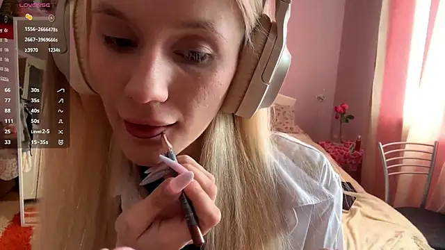 Snapshot of MelissaZaria chatting on April 20, 6:49 am MelissaZaria online show from April 20, 6:49 am