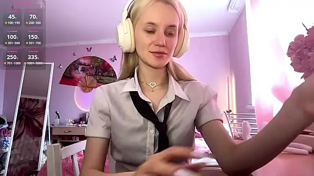 Snapshot of MelissaZaria chatting on May 17, 7:39 am MelissaZaria online show from May 17, 7:39 am