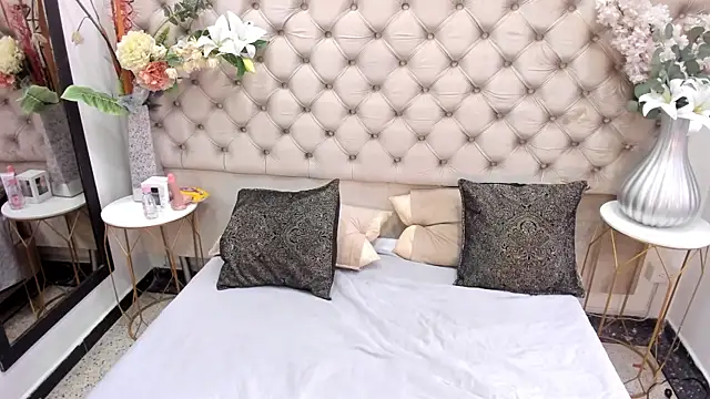 Snapshot of VanessaLanz chatting on March 1, 12:40 pm VanessaLanz online show from March 1, 12:40 pm