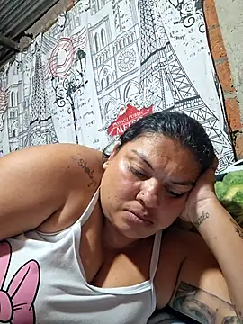 Snapshot of Juli_Powl chatting on June 26, 1:43 am Juli Powl online show from June 26, 1:43 am