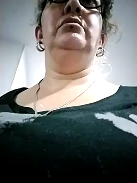  Saraqueen online show from March 15, 12:05 am