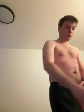 Snapshot of benab888 chatting on March 28, 2:00 am benab888 online show from March 28, 2:00 am