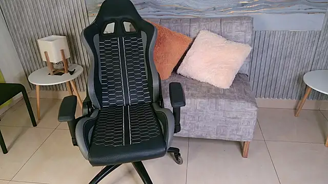 Snapshot of Abby18_ chatting on February 27, 4:12 am Abby18 online show from February 27, 4:12 am