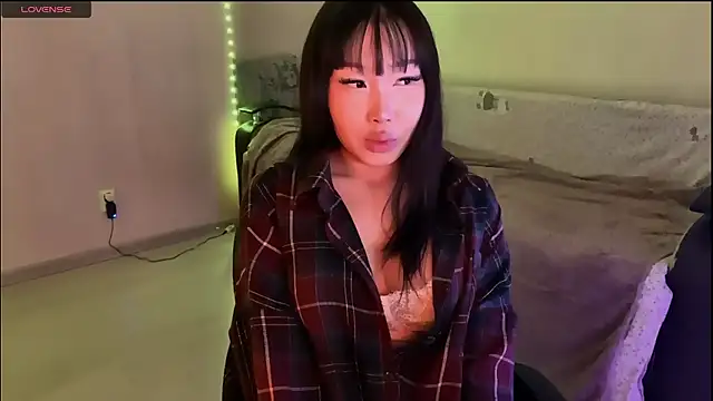 whispersofdarsy online show from February 20, 8:09 pm