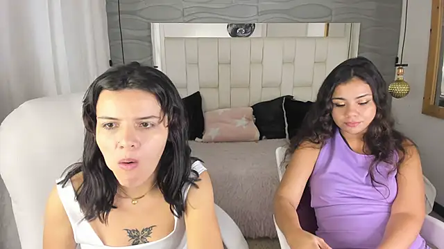 Snapshot of Veyra_sereny chatting on February 25, 11:25 pm Veyra sereny online show from February 25, 11:25 pm