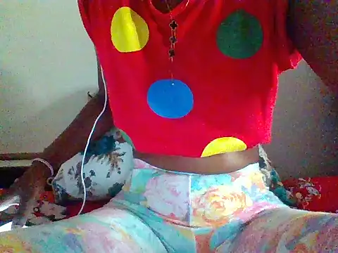 Snapshot of Lunateddy chatting on February 25, 7:18 am Lunateddy online show from February 25, 7:18 am