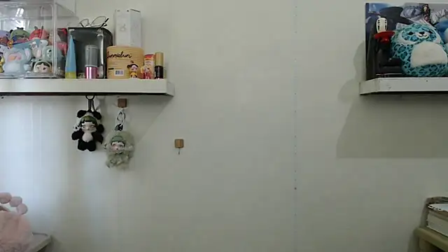 Snapshot of GloryKulikowski chatting on February 17, 6:43 am GloryKulikowski online show from February 17, 6:43 am