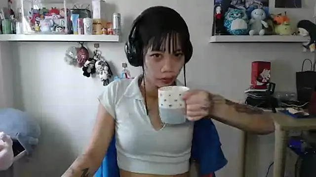 Snapshot of GloryKulikowski chatting on March 2, 12:57 am GloryKulikowski online show from March 2, 12:57 am