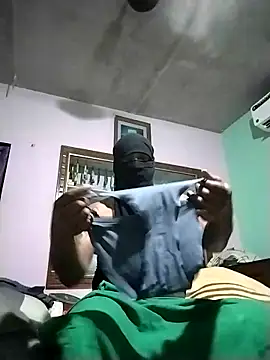 Snapshot of Ladycross chatting on February 22, 5:55 pm Ladycross online show from February 22, 5:55 pm