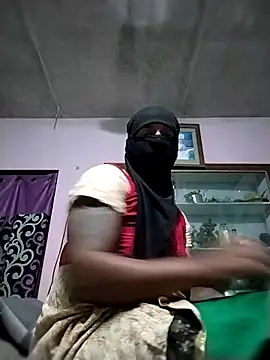 Snapshot of Ladycross chatting on February 26, 5:34 pm Ladycross online show from February 26, 5:34 pm