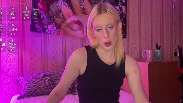 Snapshot of LexieWintour chatting on February 15, 10:03 am LexieWintour online show from February 15, 10:03 am