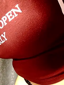 yiyi-Lynk online show from February 21, 4:52 pm