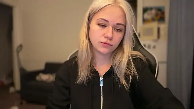 Leylia Lily online show from April 10, 6:34 pm