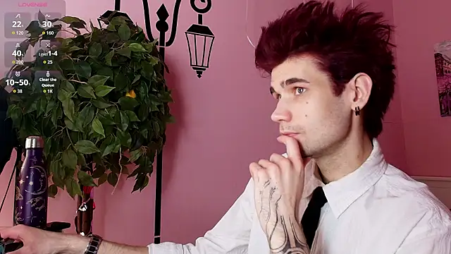 Snapshot of trevor_dreams chatting on February 25, 4:05 pm trevor dreams online show from February 25, 4:05 pm