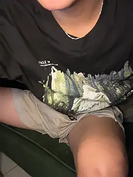 Snapshot of traidep3chan chatting on March 7, 1:52 pm traidep3chan online show from March 7, 1:52 pm