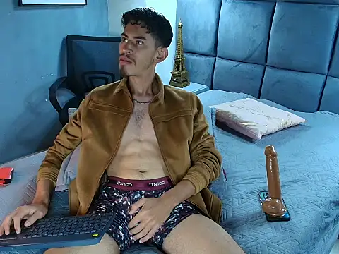 Snapshot of skinny_jean_ chatting on May 30, 2:25 pm skinny jean online show from May 30, 2:25 pm