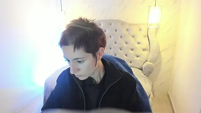 Snapshot of Fieramadame chatting on February 27, 11:54 am Fieramadame online show from February 27, 11:54 am