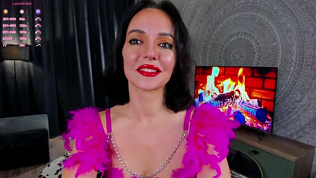 Snapshot of Shanita_moon chatting on May 1, 6:23 pm Shanita moon online show from May 1, 6:23 pm