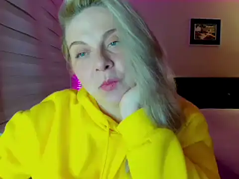 Snapshot of i_love_iva chatting on February 22, 6:46 am i love iva online show from February 22, 6:46 am