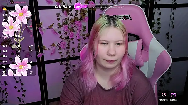 Snapshot of kitsune_little chatting on April 21, 10:54 am kitsune little online show from April 21, 10:54 am