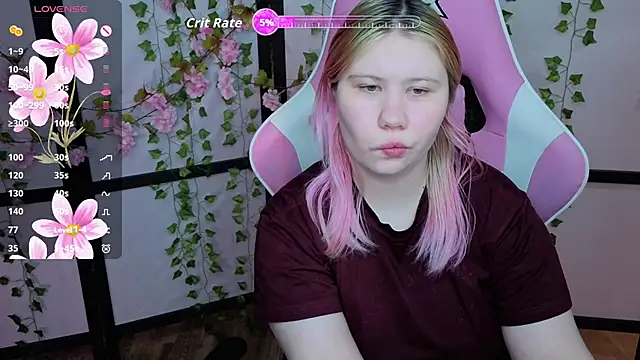 Snapshot of kitsune_little chatting on May 10, 8:36 pm kitsune little online show from May 10, 8:36 pm