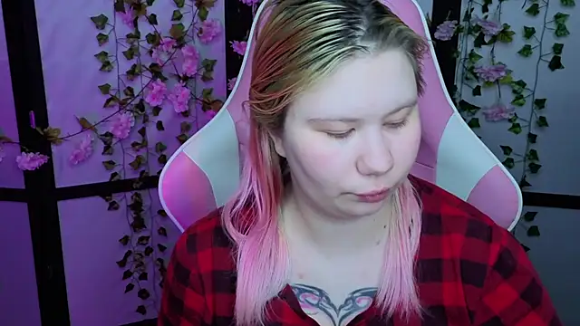 Snapshot of kitsune_little chatting on May 15, 8:38 pm kitsune little online show from May 15, 8:38 pm