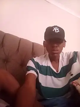 Snapshot of Leroyhotess chatting on February 13, 7:04 am Leroyhotess online show from February 13, 7:04 am