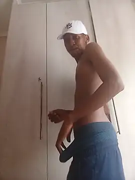 Snapshot of Leroyhotess chatting on February 16, 8:32 am Leroyhotess online show from February 16, 8:32 am