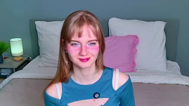 Snapshot of ElfieWhite chatting on May 12, 6:27 pm ElfieWhite online show from May 12, 6:27 pm