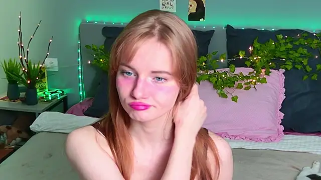ElfieWhite online show from June 27, 6:02 pm