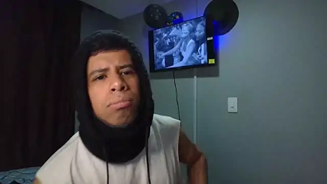 Snapshot of WILD_BIGCOCK35 chatting on February 14, 3:47 am WILD BIGCOCK35 online show from February 14, 3:47 am